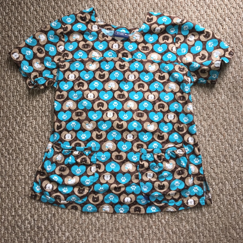 Scrub top- size small